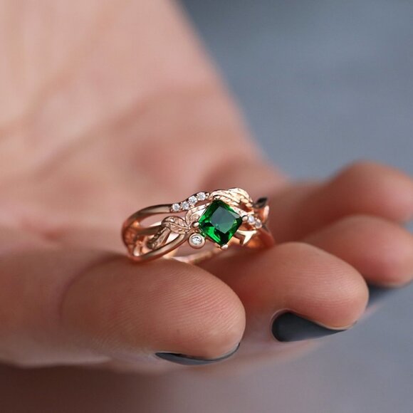 💥Emerald Green Stone Ring Rose Gold Plated Anelli Ring, GPMB1499 - Picture 4 of 6